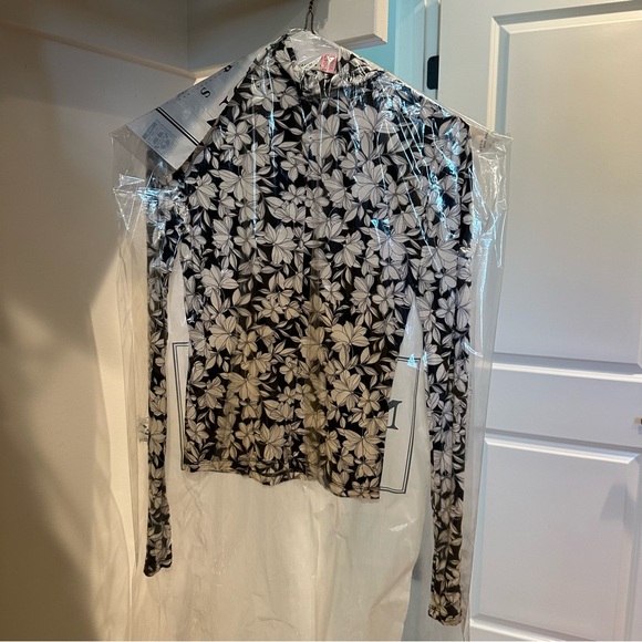 Alice + Olivia Delaina floral print top- Size XS - Picture 11 of 11